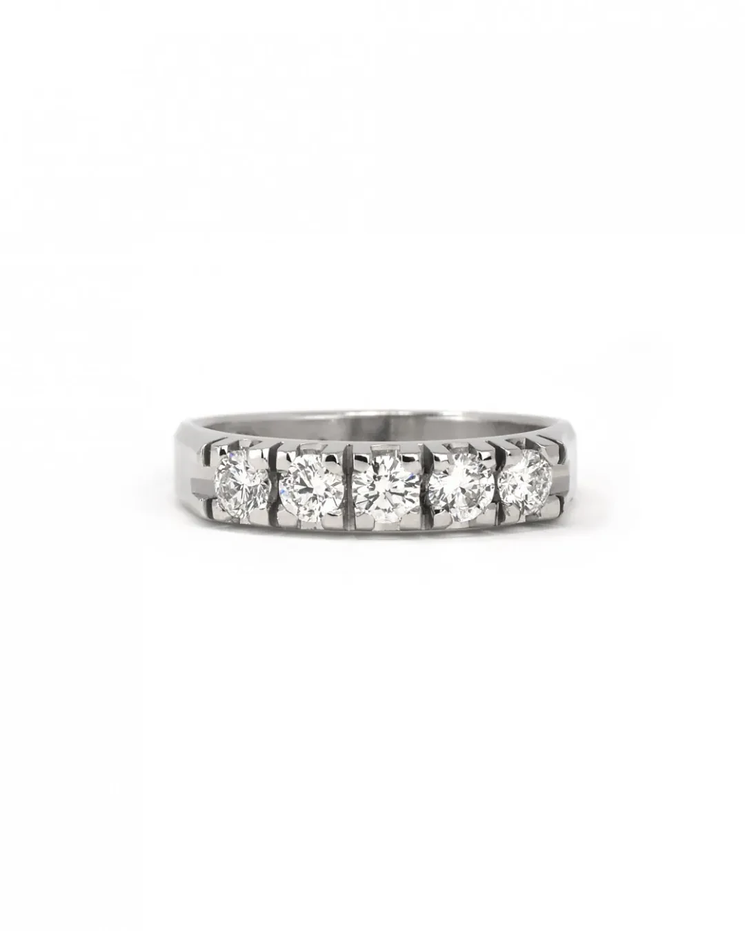 Fedina con cinque brillanti da 0,62 ct
