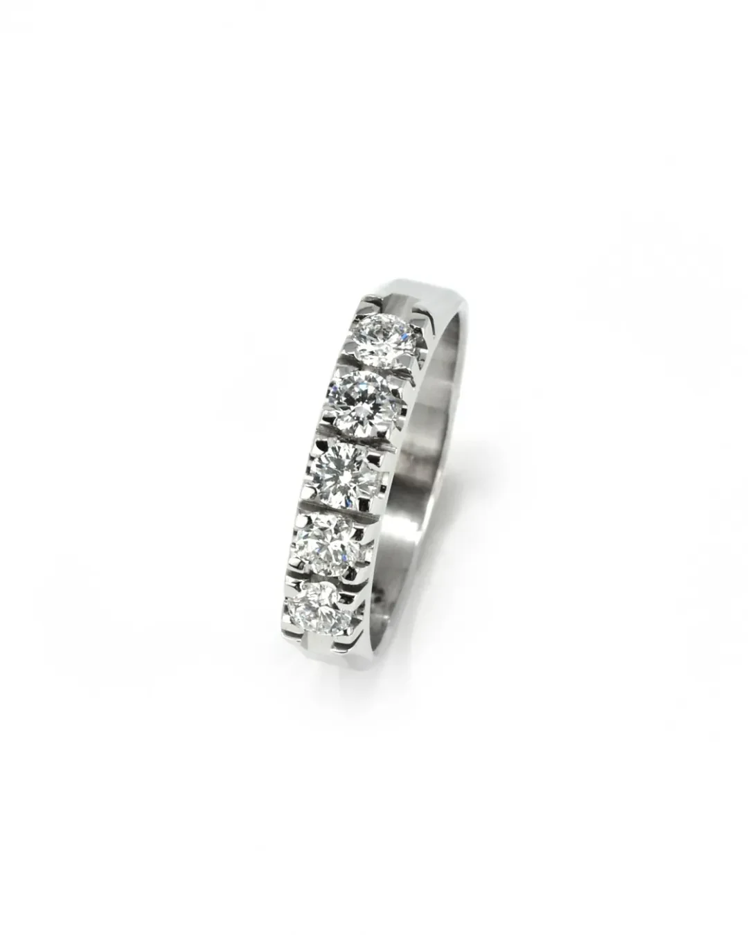 Fedina con cinque brillanti da 0,62 ct