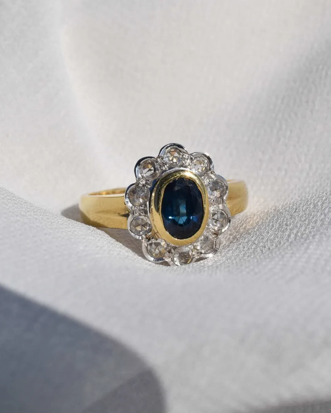 Anello vintage a fiore zaffiro rose di diamante