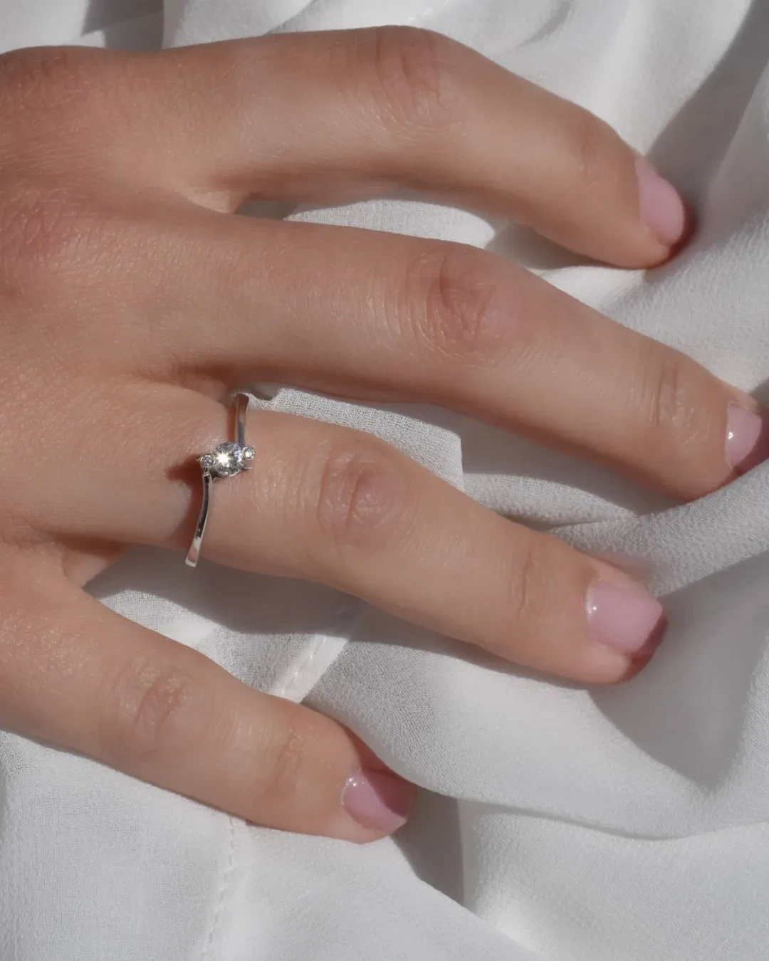 Anello solitario fantasia di billanti da 0,20 ct