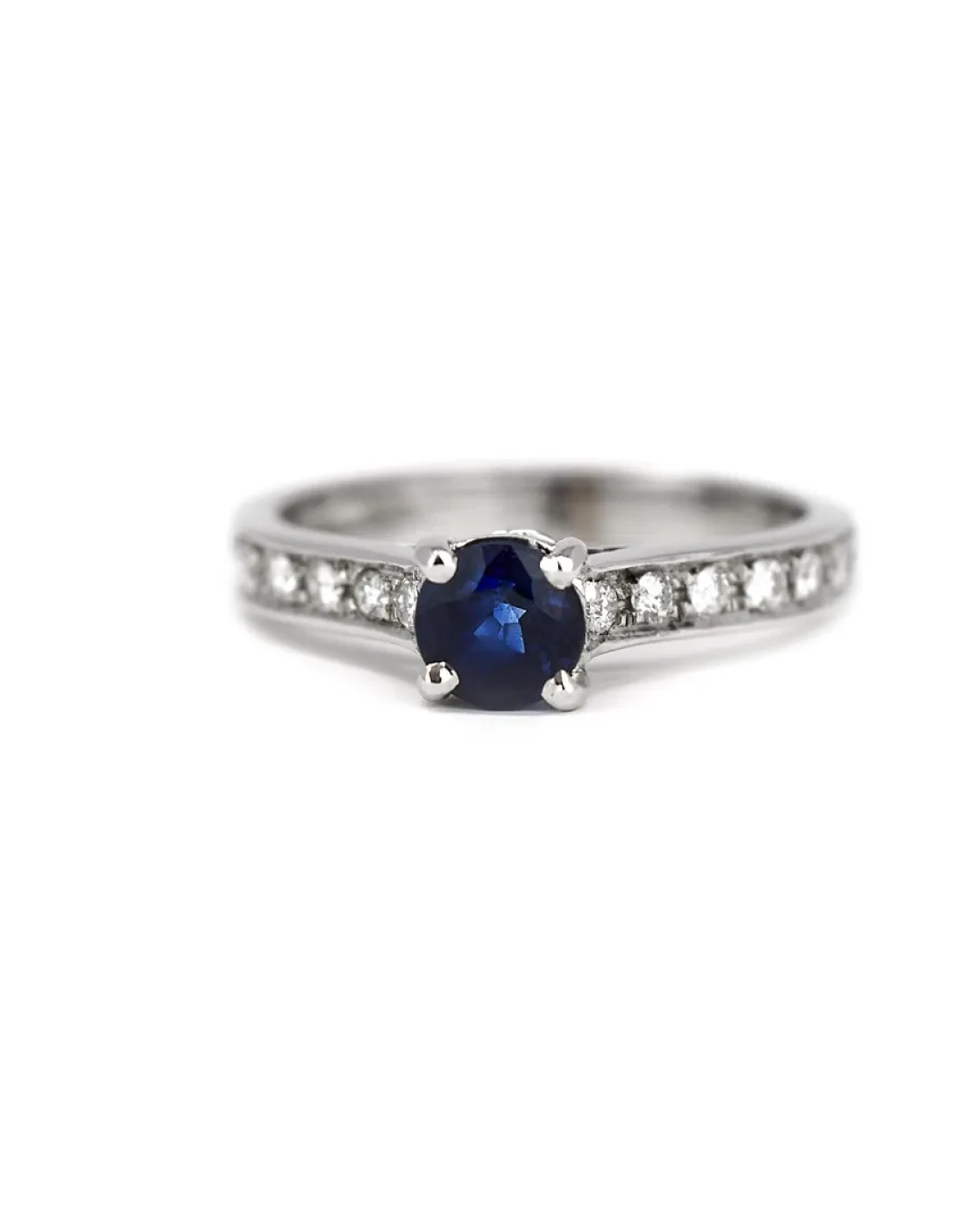 Anello zaffiro 0,75 ct e brillanti