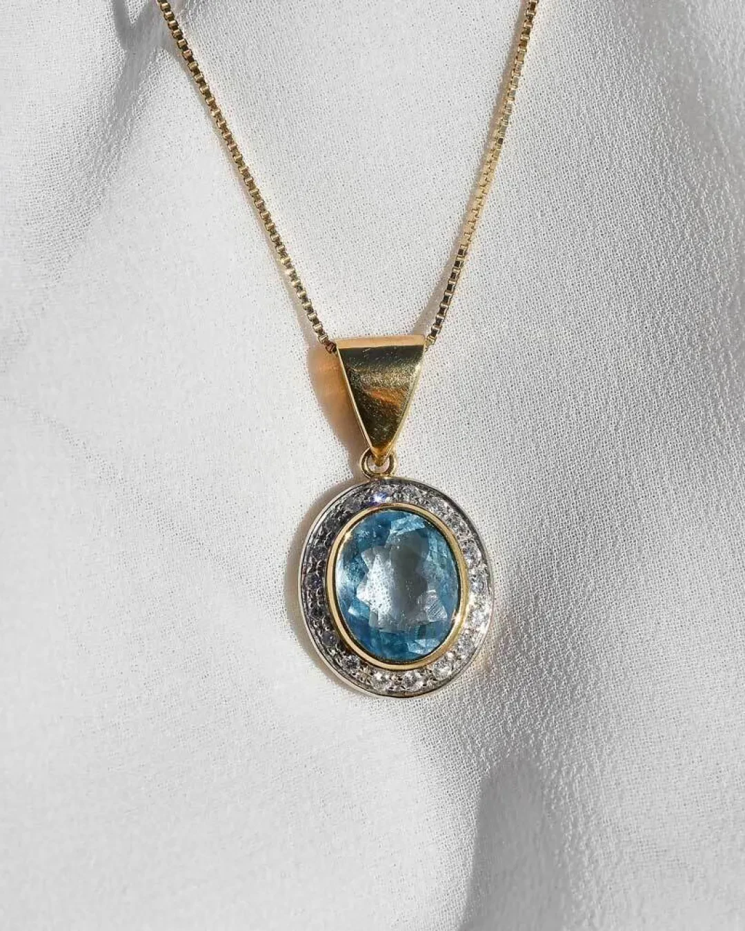 Collana con pendente quarzo e brillanti