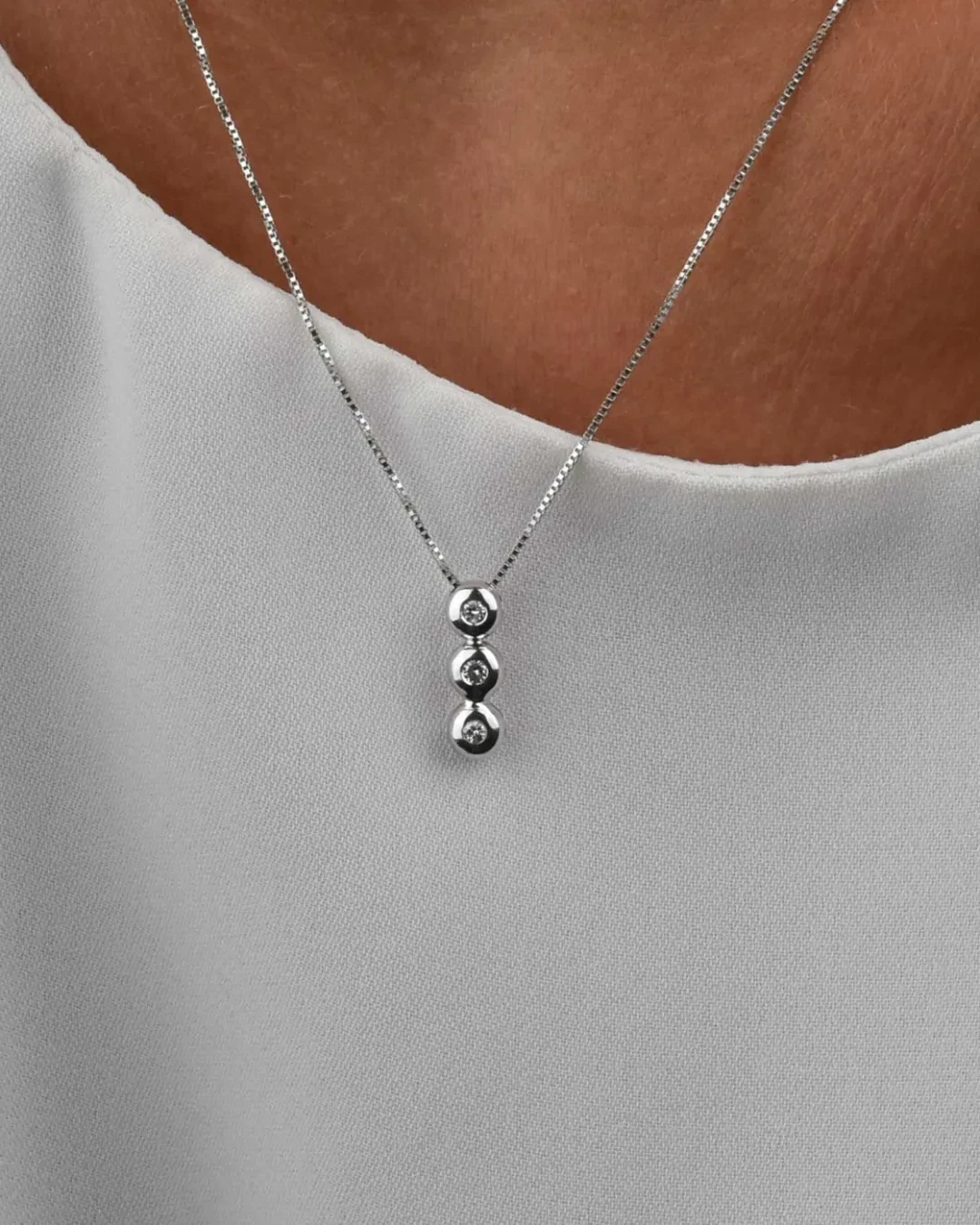 Collana ciondolo punto luce fantasia brillanti da 0,09 ct