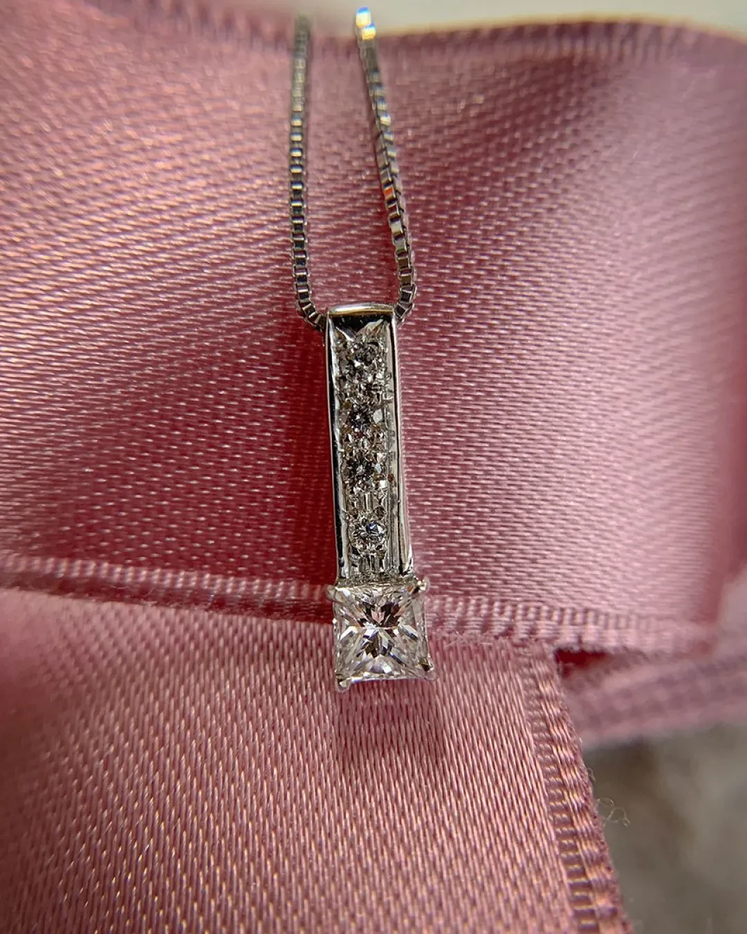 Ciondolo fiammifero diamante taglio princess
