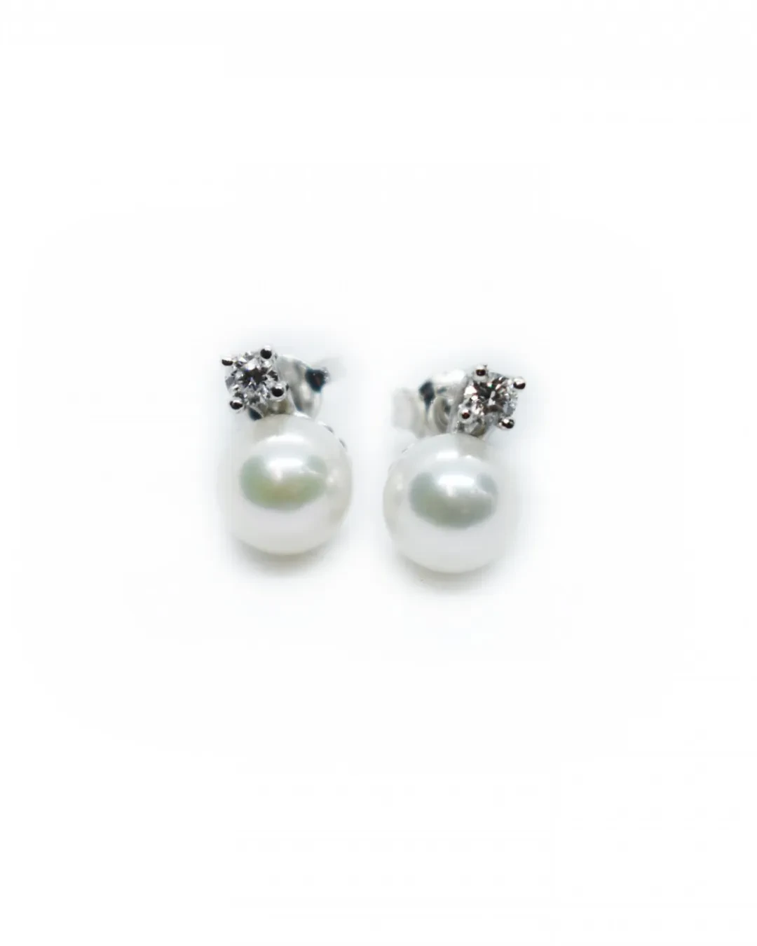 Orecchini di perle a lobo con brillante 0,18 ct