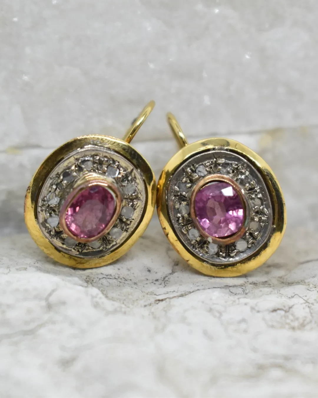 Orecchini in stile antico con rubini e rose di diamante