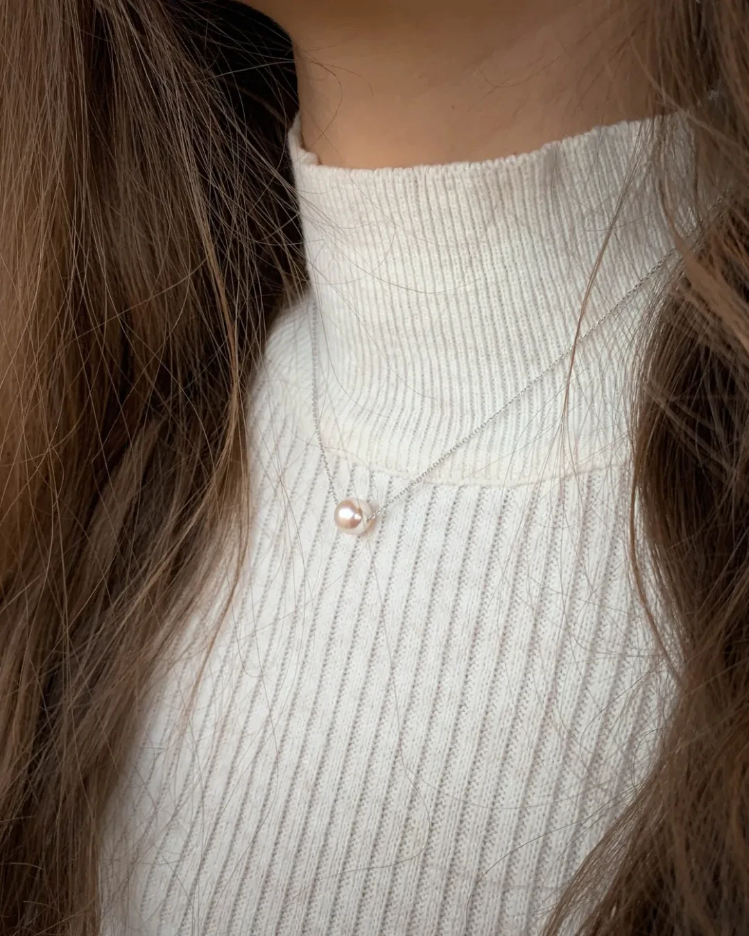 Catena in oro bianco con perla di acqua dolce