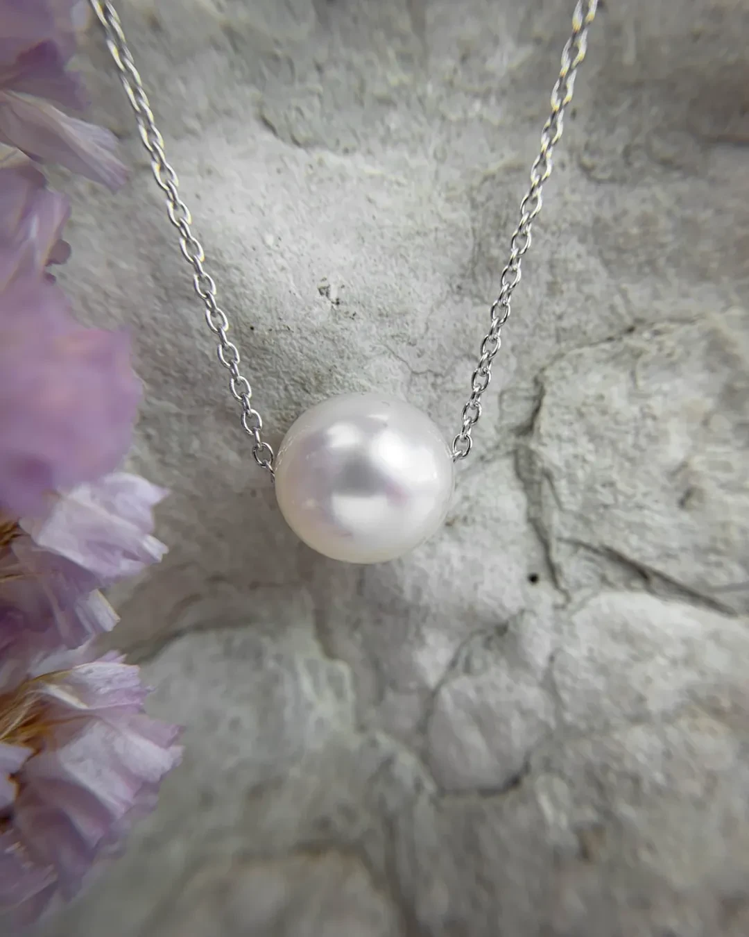 Catena in oro bianco con perla di acqua dolce