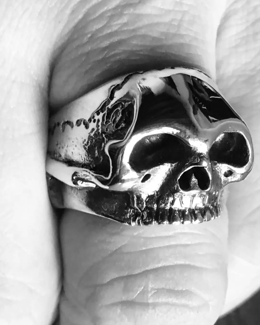 Anatomical Skull Pirates Ring