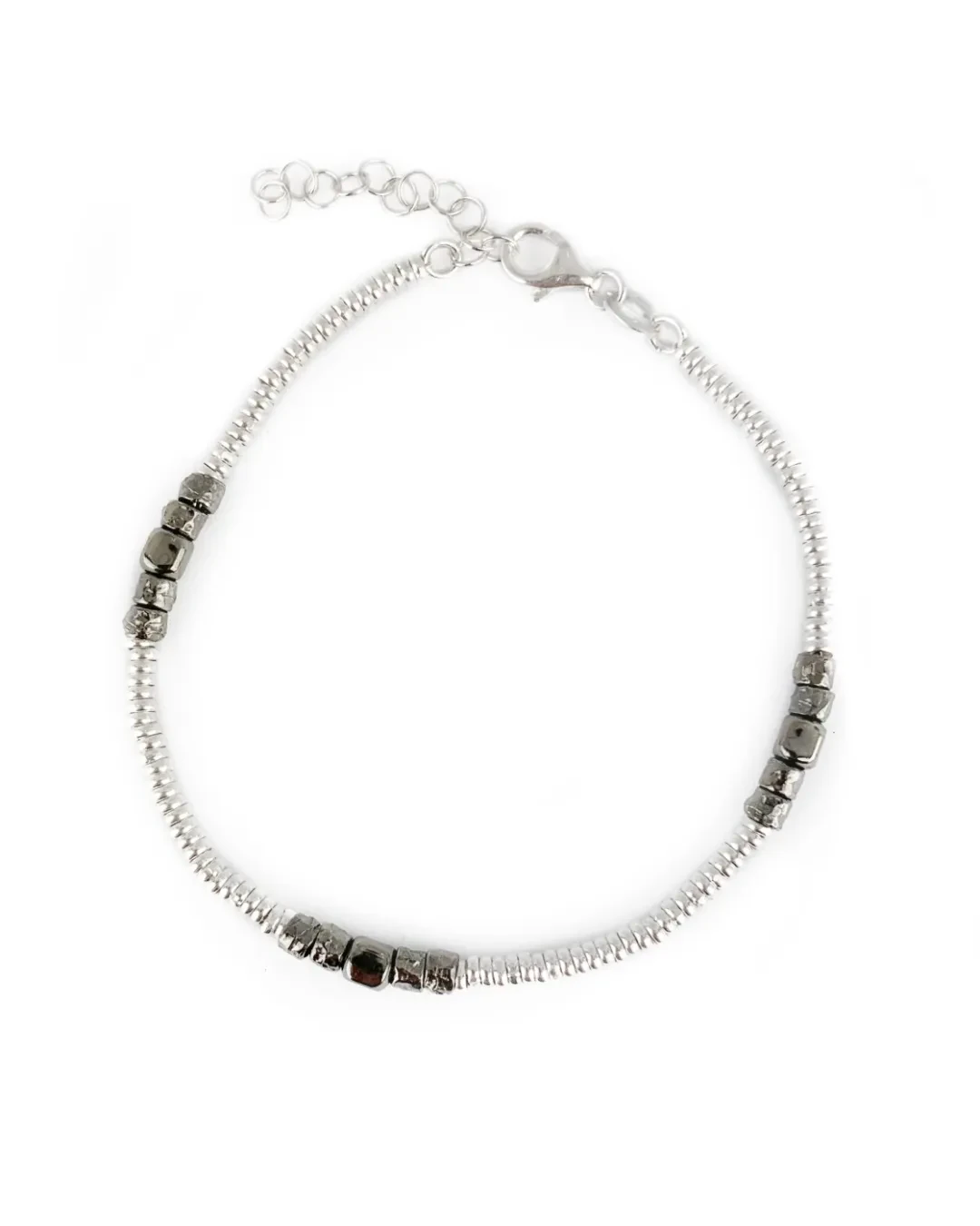 Bracciale con rondelle e granelli satinati in argento 925