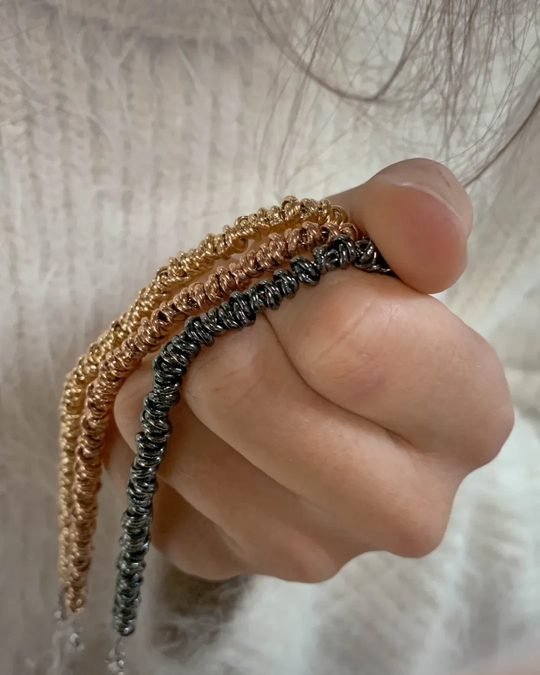 Bracciale in argento con rondelle satinate nere