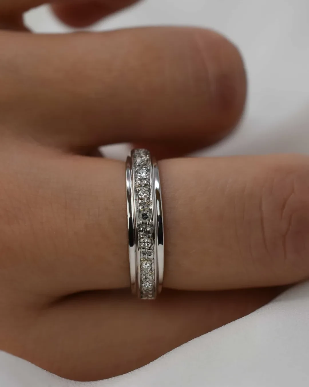 Anello vintage in oro bianco con diamanti with with