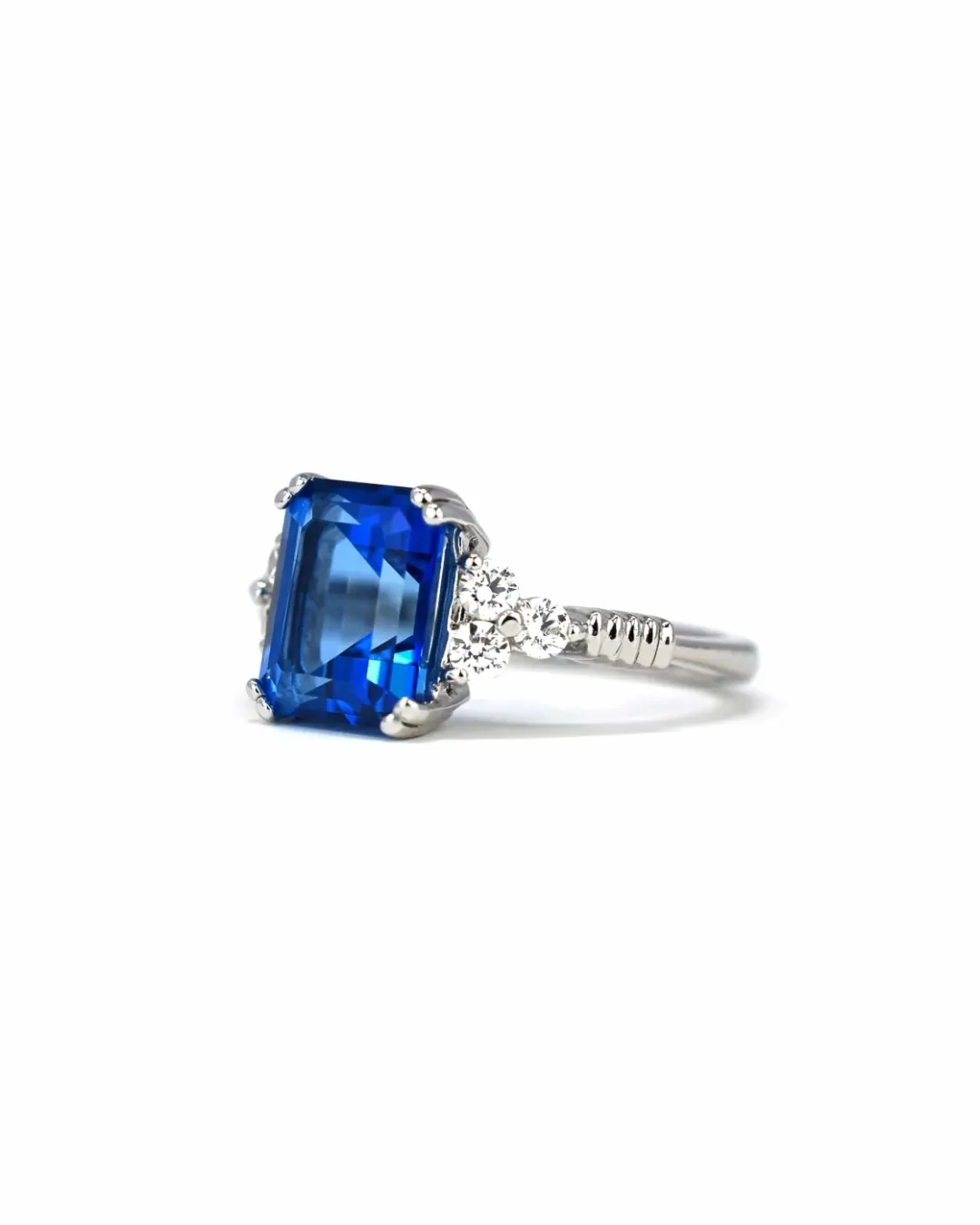 Anello quarzo azzurro