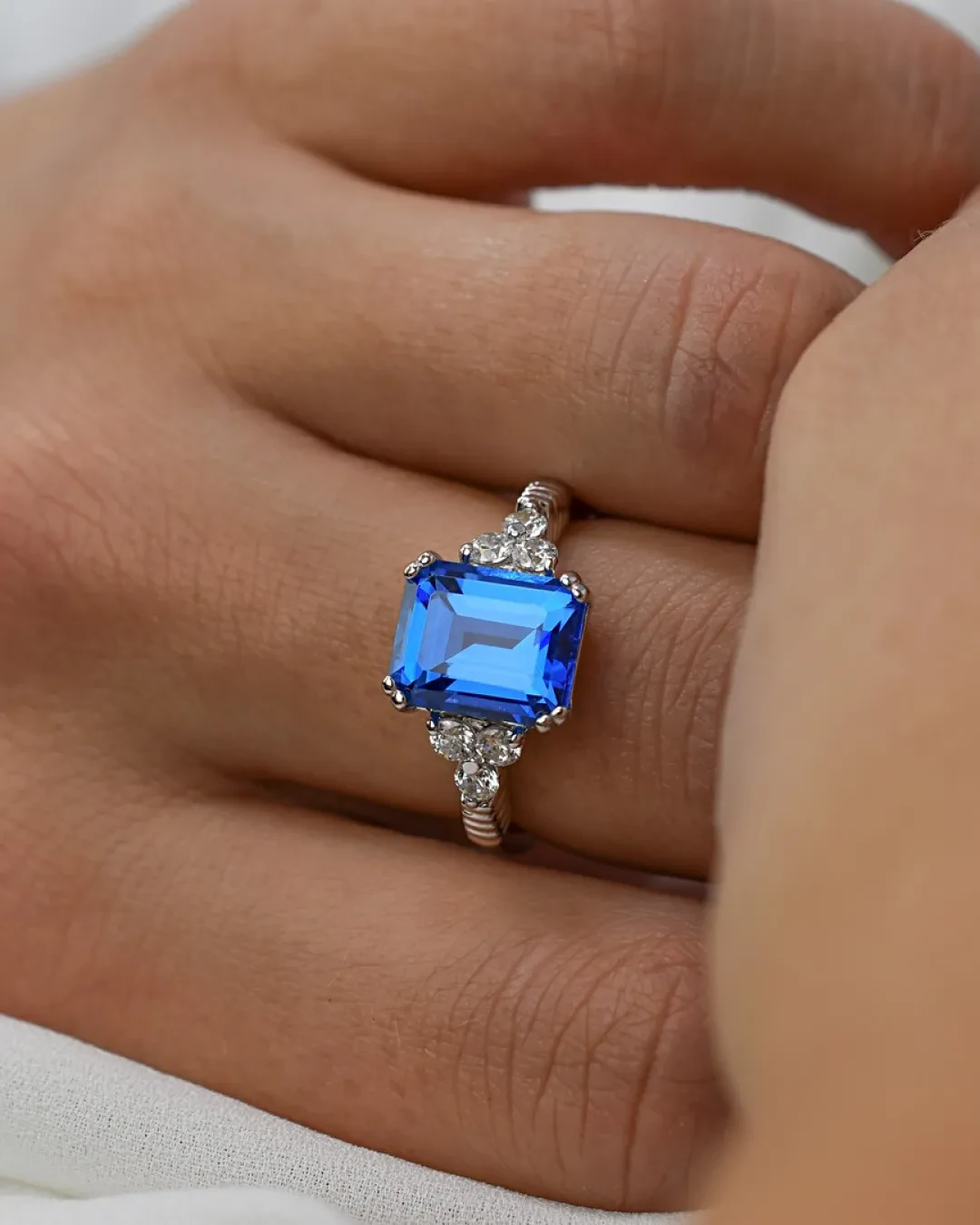 Anello quarzo azzurro