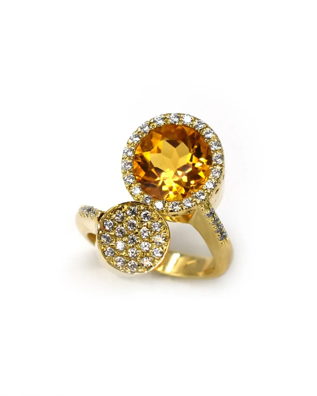 Anello quarzo giallo e pavè di zirconi
