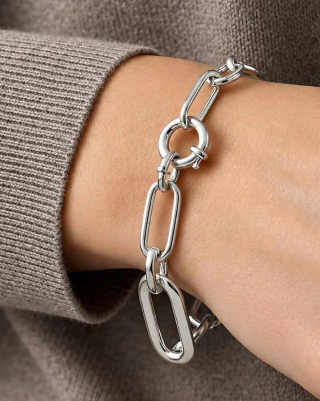 Bracciale con catena a maglie allungate