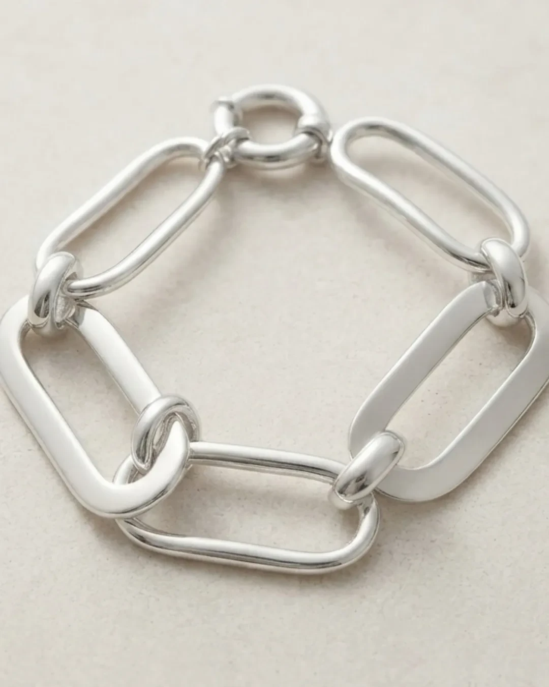 Bracciale con catena a maglie allungate